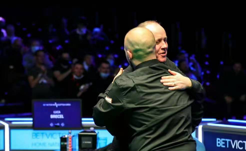 她通过坚韧 她通过坚韧