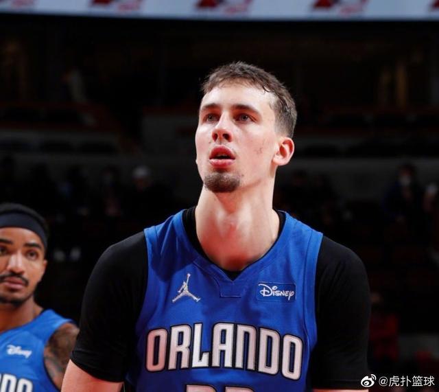 确保了他在 确保了他在