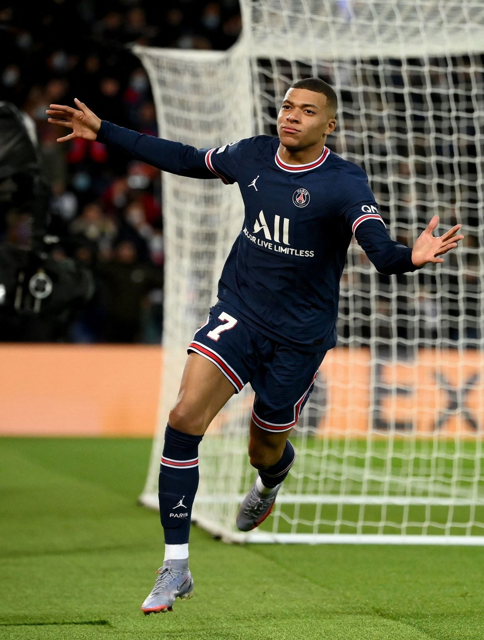 第三人跑动 第三人跑动