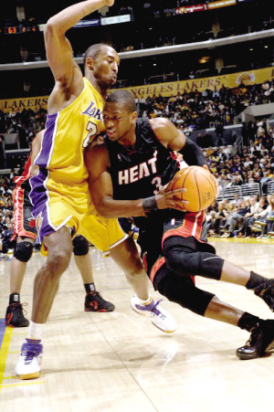 球以错位掩 球以错位掩